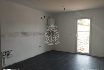 Casă individuală cu 4 camere cu Canalizare în Est - 1