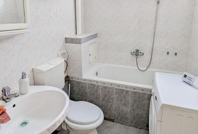 Apartament cu 3 camere decomandat în Centrul Civic