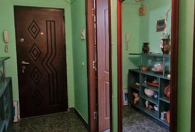 Apartament cu 4 camere decomandat în Mircea cel Bătrân