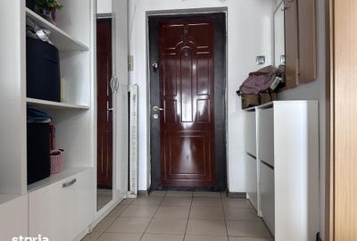 Apartament cu 2 camere semidecomandat în Micro 6