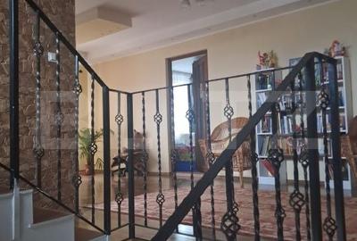 Casă cu 7 camere cu Teren 1000 Mp în Șendreni - 1