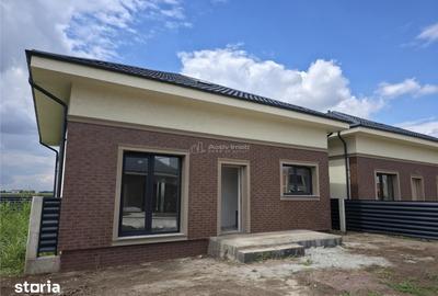 Casă cu 5 camere cu Teren 350 Mp în Tunari