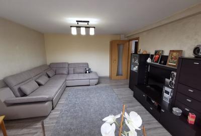 Apartament cu 2 camere decomandat, mobilat în Păcii