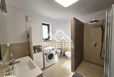 Casă cu 7 camere cu Teren 280 Mp în Central