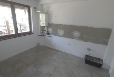 Casă cu 4 camere cu Teren 300 Mp în Domnești - 2