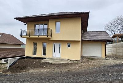 Casă individuală cu 4 camere cu Canalizare în Exterior Nord