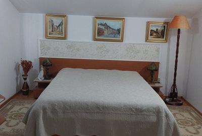 Casă cu 10 camere cu Teren 601 Mp în Sud