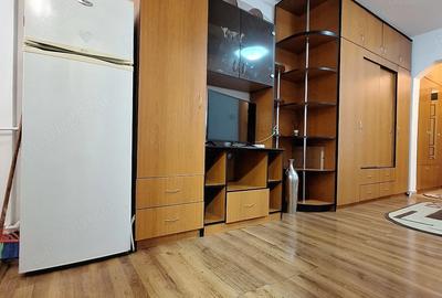 Garsonieră semidecomandată, mobilată în Iancului