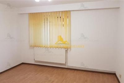 Spațiu comercial, de 62 mp, în Republicii - 6