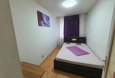 Apartament cu 3 camere decomandat în Piața Centrală