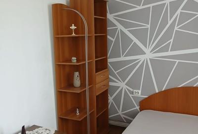 Apartament cu 2 camere nedecomandat în Micro 1 - 2