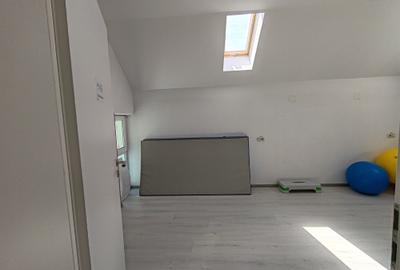 Apartament cu 3 camere semidecomandat în Central - 1