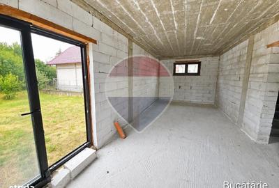 Casă cu 4 camere în Marginea