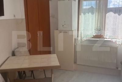 Apartament cu 3 camere decomandat în Roșu