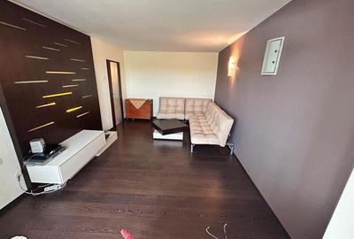 Apartament cu 3 camere decomandat în Cantacuzino