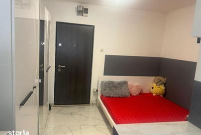 Garsonieră în Titan - 2