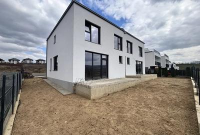 Duplex cu 4 camere cu Canalizare în Borhanci - 4