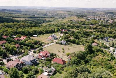 Casă cu 4 camere în Bucium