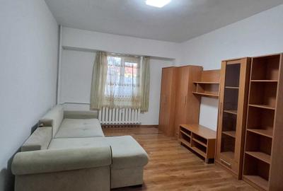 Garsonieră decomandată în Central - 2