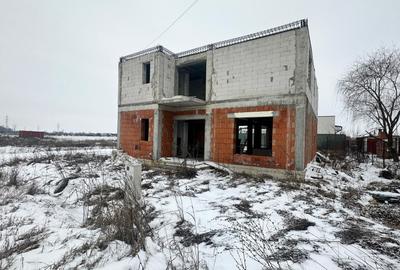 Casă individuală cu 4 camere cu Canalizare în Buda - 1