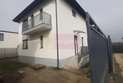 Casă individuală cu 4 camere cu Canalizare în Est - 15