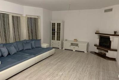 Apartament cu 3 camere semidecomandat, mobilat în Florești
