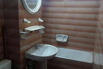 Apartament cu 4 camere decomandat în Exterior Vest