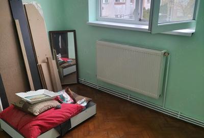 Apartament cu 2 camere semidecomandat în Micro 1 - 3