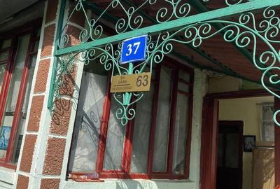 Casă cu 3 camere cu Teren 1357 Mp în Uriu - 1