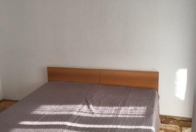Apartament cu 3 camere semidecomandat în Dosu Bricii