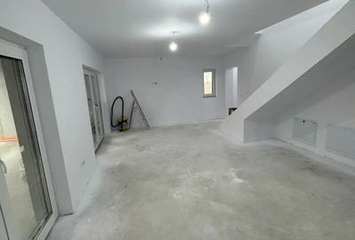 Casă cu Teren 605 Mp în Albina - 8