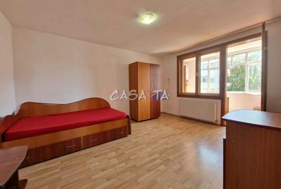 Apartament cu 3 camere decomandat în 1 Mai