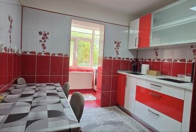 Apartament cu 3 camere decomandat în Micro 3 - 4