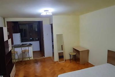 Garsonieră decomandată în Circumvalațiunii