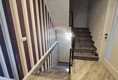 Casă individuală cu 7 camere cu Teren 1000 Mp în Central - 29