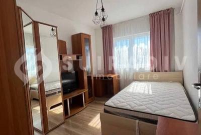 Apartament cu 4 camere semidecomandat în Între Lacuri
