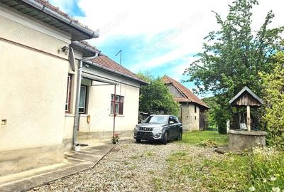 Casă cu 3 camere cu Teren 2568 Mp în Luna - 11