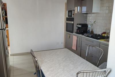 Apartament cu 4 camere decomandat, mobilat în Moșilor