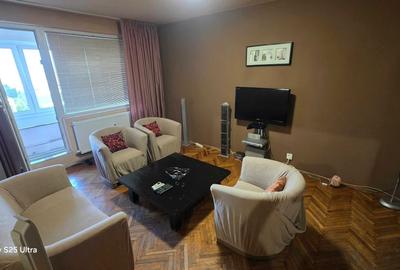 Apartament cu 2 camere decomandat în 1 Decembrie 1918