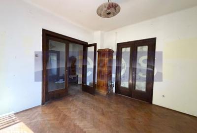 Apartament cu 3 camere în Centrul Civic