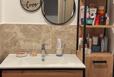Apartament cu 4 camere decomandat în Central