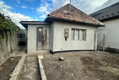 Casă individuală cu 2 camere cu Canalizare în Nord-Vest