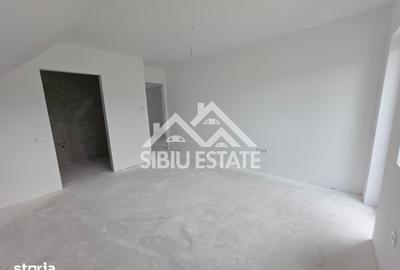 Casă cu 5 camere cu Teren 486 Mp în Cristian