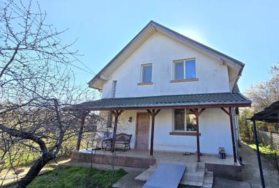 Casă individuală cu 4 camere cu Canalizare în Central - 2