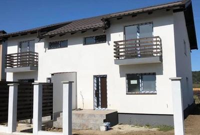 Casă cu 3 camere cu Teren 250 Mp în Sânpetru