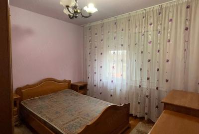 Apartament cu 3 camere decomandat în Mureșeni