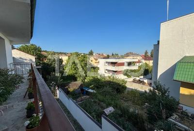 Apartament cu 3 camere semidecomandat în Andrei Mureșanu