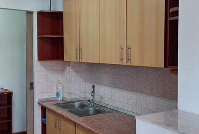 Apartament cu 2 camere decomandat în Valea Aurie