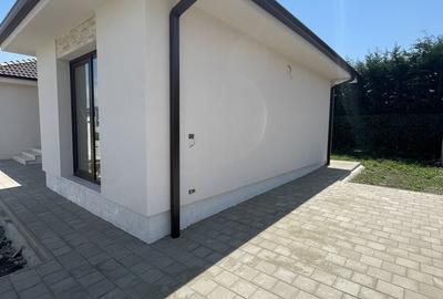 Casă cu 3 camere în Micești