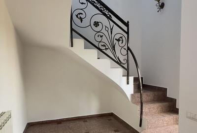 Casă cu 5 camere cu Teren 100 Mp în Domnești - 6